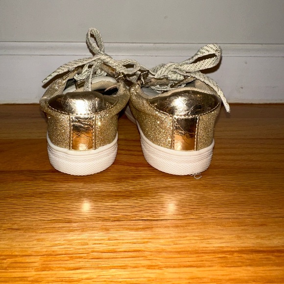 Kidpik Gold Glitter Star Sneakers - Picture 4 of 9